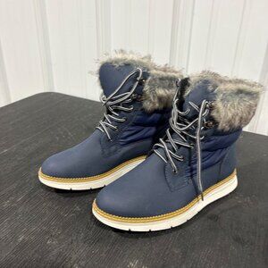 ✨ BRAND NEW Journee Collection Flurry Snow Boots – Navy – Size 7